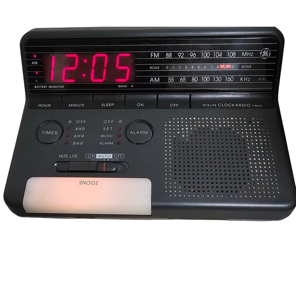 GE Vintage FM/AM Digital Clock Radio with Nite Lite and Timer Manual Tested